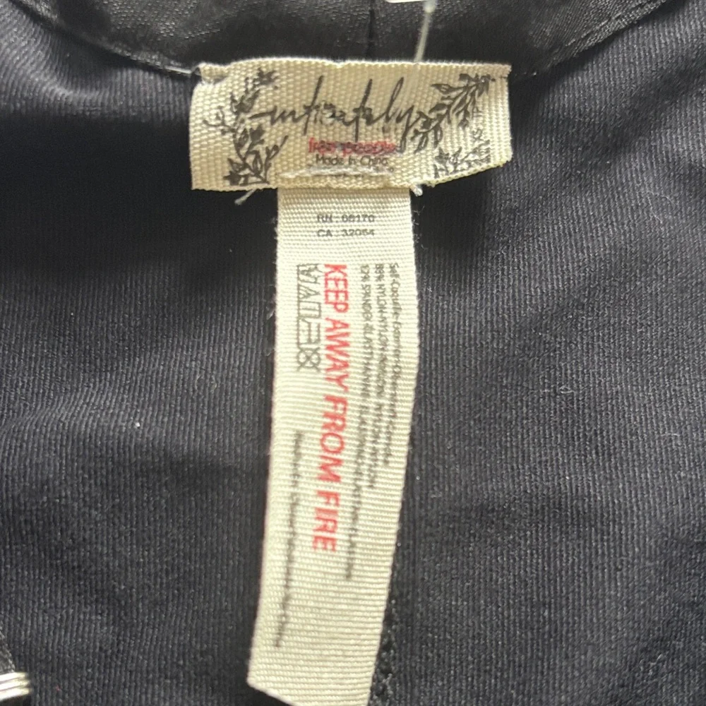 Free People Intimately Black Cropped Hook-and-Eye Vest - Picture 2 of 4
